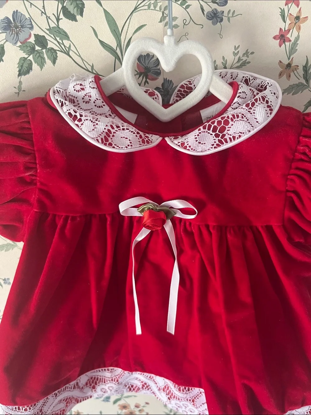 Rose Cottage sweet red